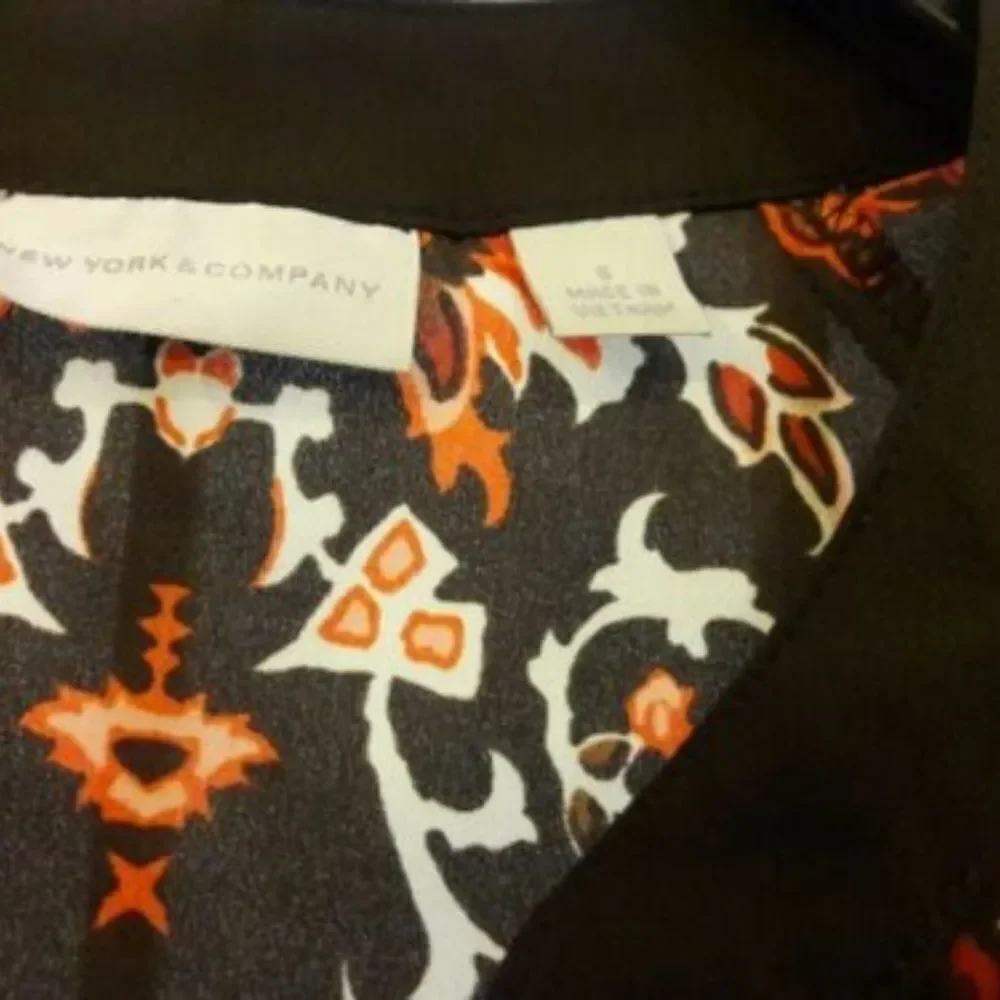 New York & Company  Floral Boho Button Shirt Sz S - Picture 7 of 7